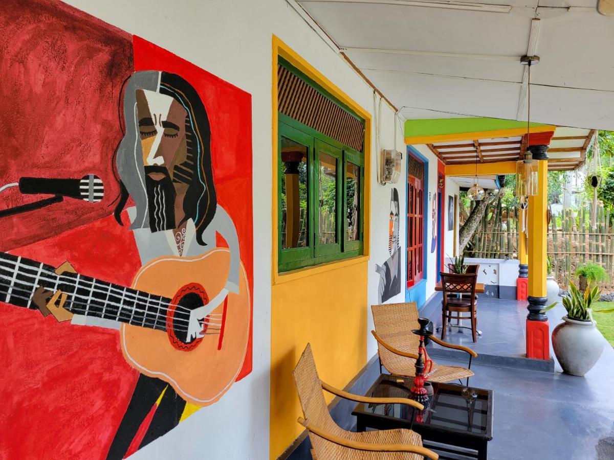 Mad Monkey Hostel And Lounge Ella Exterior foto